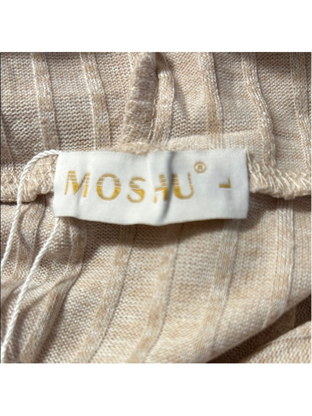 Elegant Beige Knit Pullover Sweater - Picture 4 of 4